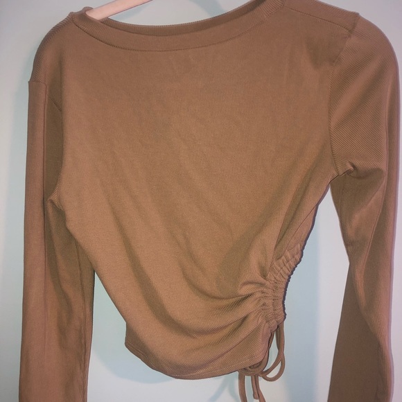 Long sleeve open side cute top - Picture 2 of 3